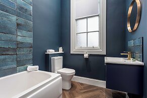 The Oliver - Donnini Apartments