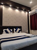 Goroomgo Mahadev Inn Varanasi