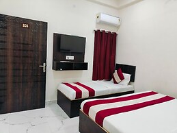 Goroomgo Mahadev Inn Varanasi