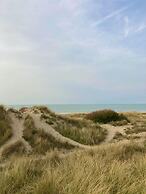 Huswell - Charming Central Apartment in Ostend - Perfect for 7 Guests