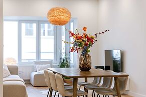 Huswell - Charming Central Apartment in Ostend - Perfect for 7 Guests