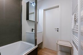 Huswell - Charming Central Apartment in Ostend - Perfect for 7 Guests