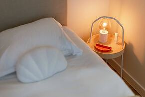 Huswell - Charming Central Apartment in Ostend - Perfect for 7 Guests