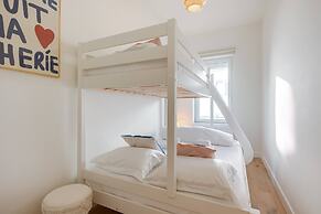 Huswell - Charming Central Apartment in Ostend - Perfect for 7 Guests