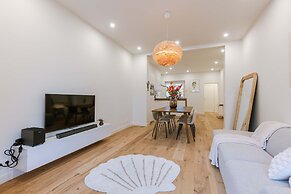 Huswell - Charming Central Apartment in Ostend - Perfect for 7 Guests