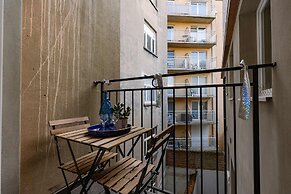 Huswell - Charming Central Apartment in Ostend - Perfect for 7 Guests