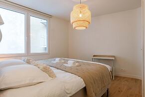 Huswell - Charming Central Apartment in Ostend - Perfect for 7 Guests
