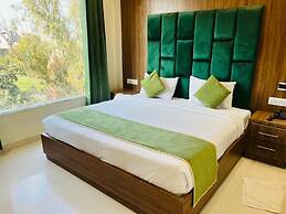Goroomgo Global Inn Amritsar