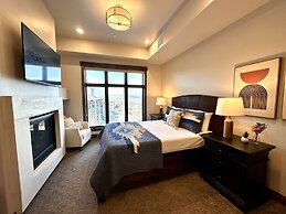 Blackstone Overlook 312 2 Bedroom Condo