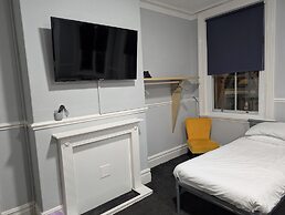 Piccadilly Central Hotel