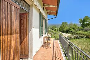 Relaxing Home Among the Tuscan Vineyards