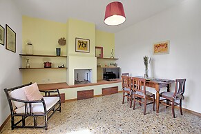 Relaxing Home Among the Tuscan Vineyards