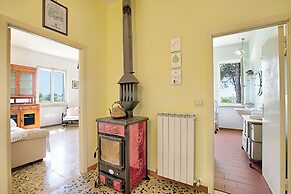Relaxing Home Among the Tuscan Vineyards