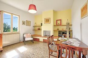 Relaxing Home Among the Tuscan Vineyards