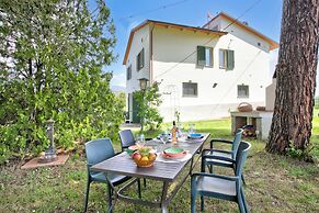 Relaxing Home Among the Tuscan Vineyards