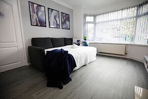 Spacious House for Relocating - Workers - Families