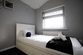 Spacious House for Relocating - Workers - Families