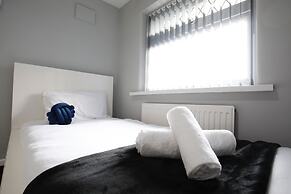 Spacious House for Relocating - Workers - Families