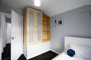 Spacious House for Relocating - Workers - Families