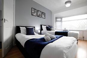 Spacious House for Relocating - Workers - Families