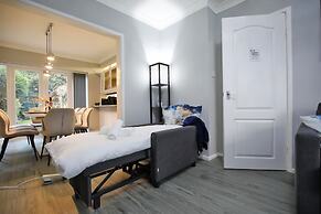 Spacious House for Relocating - Workers - Families