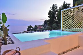 Natura Luxury Villas