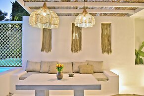 Natura Luxury Villas