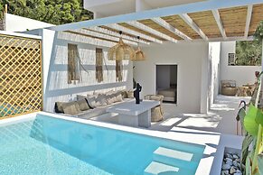 Natura Luxury Villas