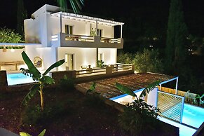 Natura Luxury Villas