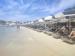 Ornos Beachside 2 Bd Stylish House