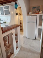 Ornos Beachside 2 Bd Stylish House