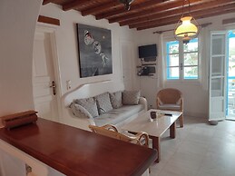 Ornos Beachside 2 Bd Stylish House