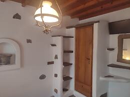 Ornos Beachside 2 Bd Stylish House