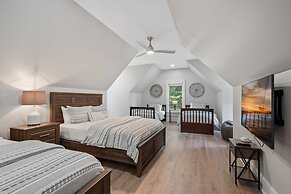 Livin' Large Lake Norman Estate w/ Pool, Dock, Game Room & Scenic View