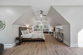 Livin' Large Lake Norman Estate w/ Pool, Dock, Game Room & Scenic View