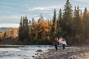 River Retreat Kananaskis