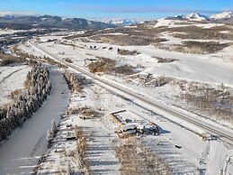 River Retreat Kananaskis