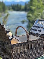 River Retreat Kananaskis