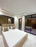 Royal Rif Apartments