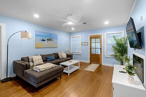 House on 6th- 3 Bed/2 Bath Home Located a Short Drive to Downtown Gulf