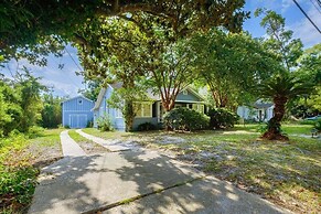 House on 6th- 3 Bed/2 Bath Home Located a Short Drive to Downtown Gulf