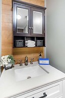 House on 6th- 3 Bed/2 Bath Home Located a Short Drive to Downtown Gulf