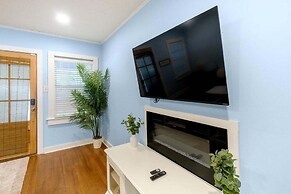 House on 6th- 3 Bed/2 Bath Home Located a Short Drive to Downtown Gulf