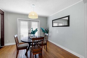 House on 6th- 3 Bed/2 Bath Home Located a Short Drive to Downtown Gulf