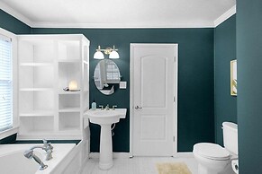 House on 6th- 3 Bed/2 Bath Home Located a Short Drive to Downtown Gulf