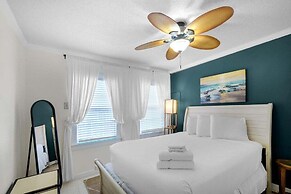 House on 6th- 3 Bed/2 Bath Home Located a Short Drive to Downtown Gulf