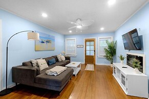 House on 6th- 3 Bed/2 Bath Home Located a Short Drive to Downtown Gulf