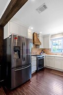 House on 6th- 3 Bed/2 Bath Home Located a Short Drive to Downtown Gulf