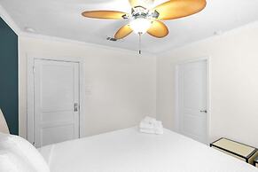 House on 6th- 3 Bed/2 Bath Home Located a Short Drive to Downtown Gulf