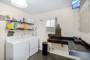 House on 6th- 3 Bed/2 Bath Home Located a Short Drive to Downtown Gulf